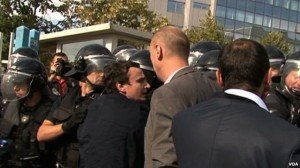 Albin Kurti në protestë